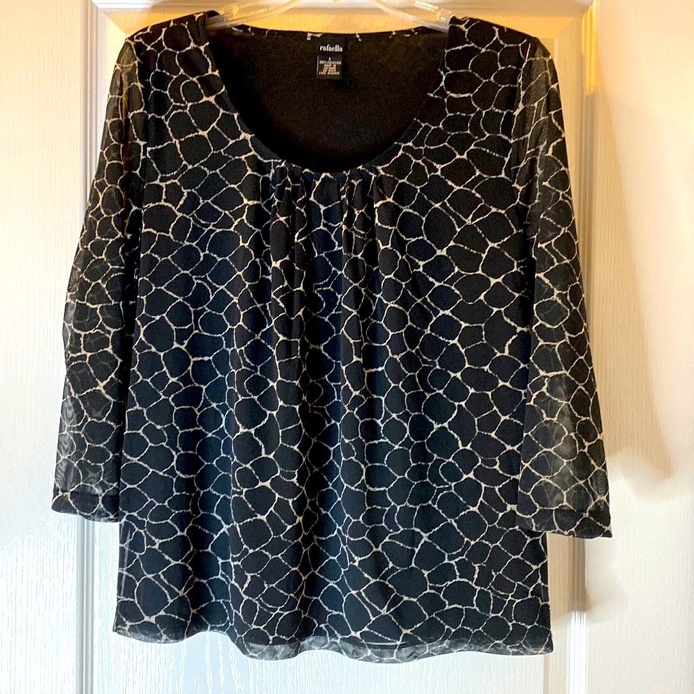 Rafaela Black Size L Top.